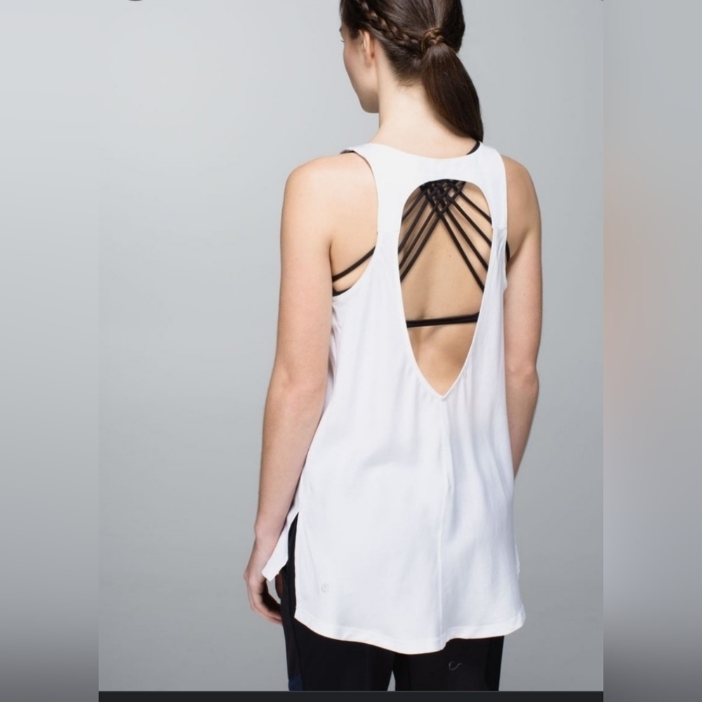 LULULEMON peace of mind tank.no size dot but fits like a 10. like new condition.